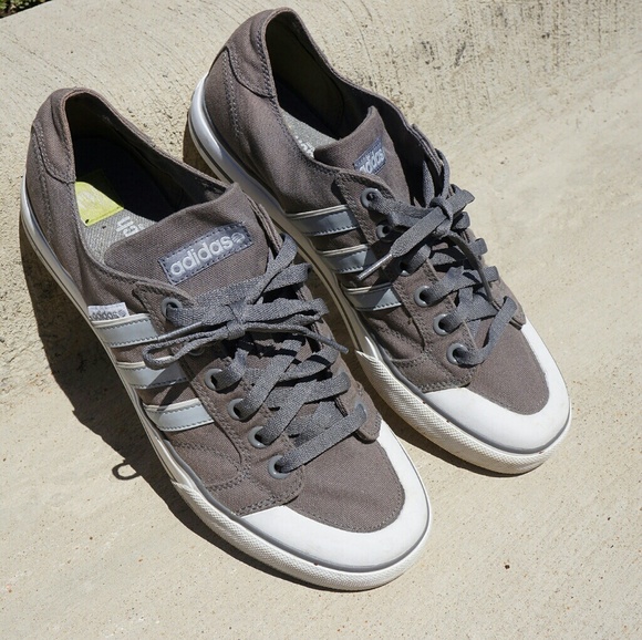 ADIDAS - Picture 1 of 8